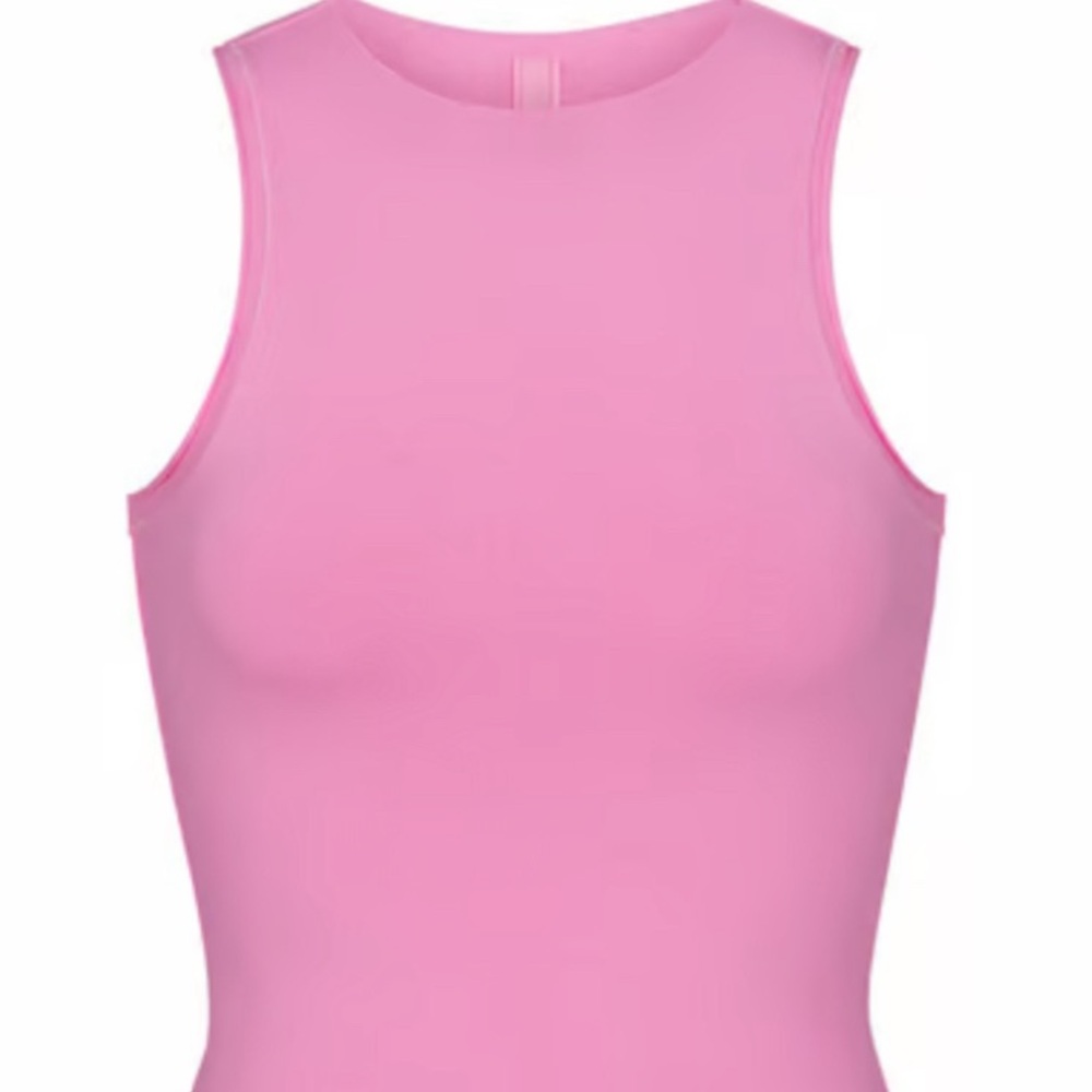 SKIMS OUTDOOR TANK